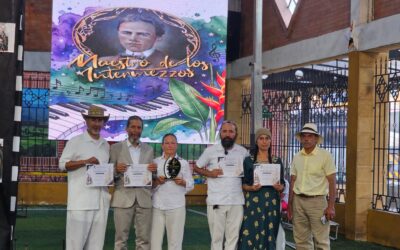Grupo de monjes en el concurso: SONORIDADES CONTEMPORÁNEAS Y TRADICIÓN EN EL HOMENAJE AL MAESTRO LUIS A. CALVO